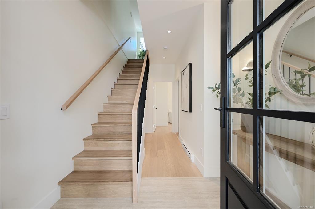 Third View of 1514 Foul Bay Rd, Village Landing, Victoria, BC, V8R 4Z9