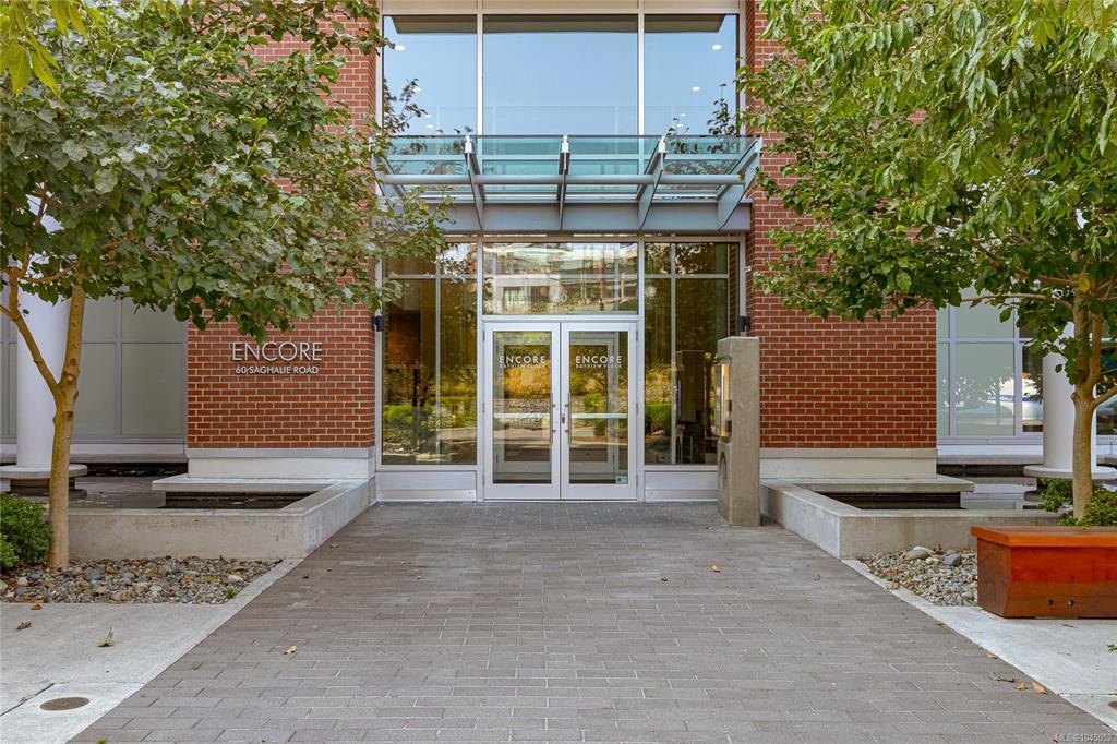 Fourth View of 60 Saghalie Rd, THE ENCORE @ 20 ACRE BAYVIEW PLACE, Victoria, BC, V9A 0H1