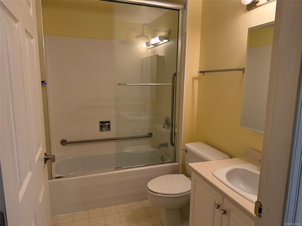 Fifth View of 2045 Carrick St, St Clare Villa, Oak Bay, BC, V8R 2M5
