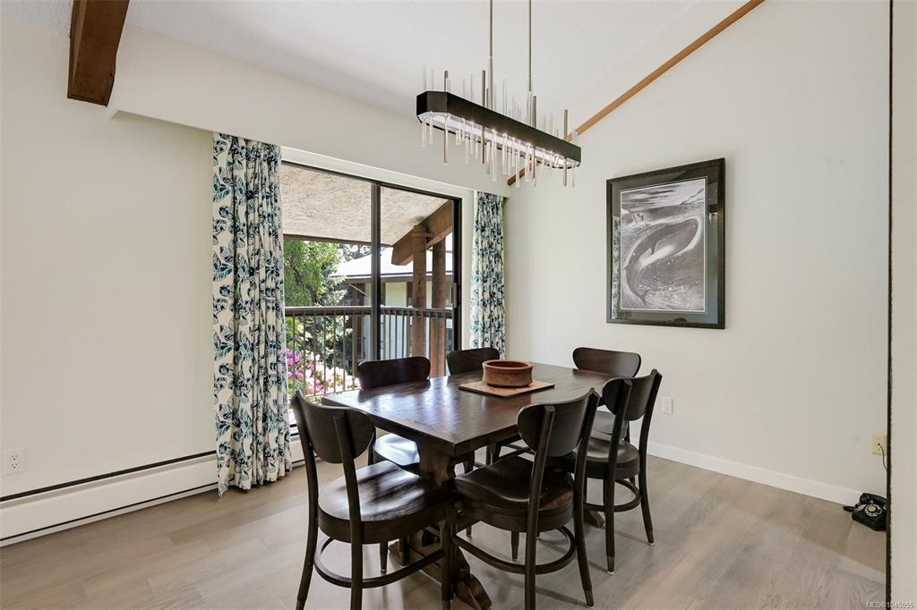 Fifth View of 1009 Mckenzie Ave, Saanich, BC, V8X 4B1