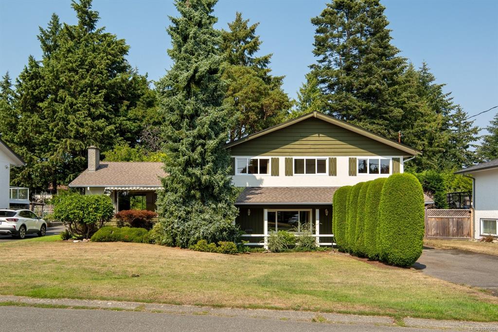 2045 San Rafael Cres, 1045062, BC,