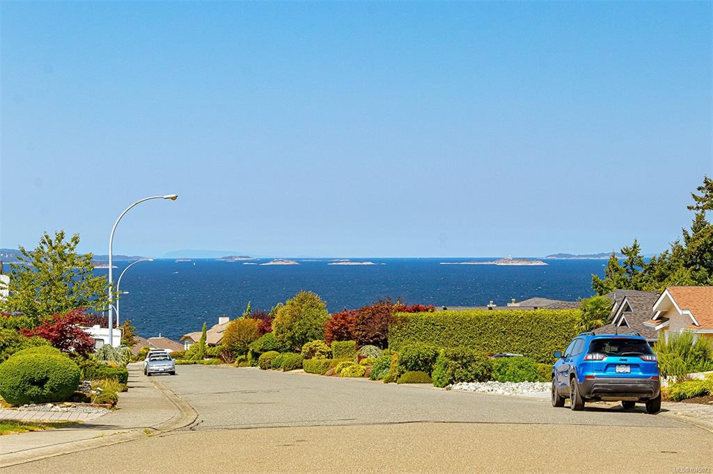 4965 Vista View Cres, 1045073, BC,