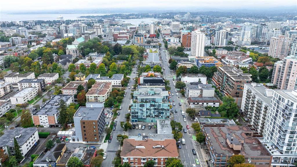 Third View of 1061 Fort St, The Mosaic, Victoria, BC, V8V 3K9