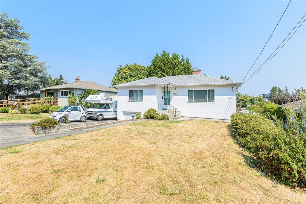 Third View of 1040 Craigflower Rd, Esquimalt, BC, V9A 2Y1