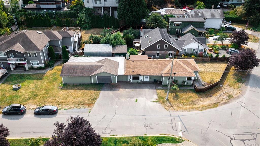 Third View of 9 Camden Ave, View Royal, BC, V8Z 1P6