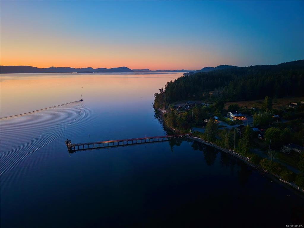 Fourth View of 321 Fernwood Rd, Salt Spring, BC, V8K 1C3
