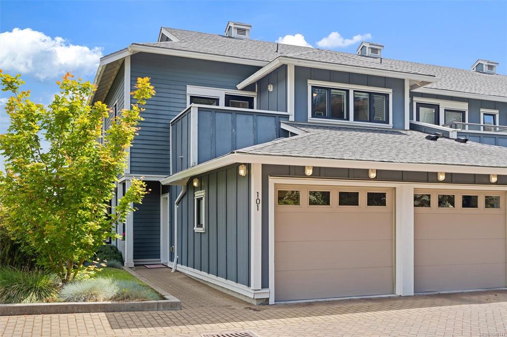 3916 Carey Rd, 1045141, BC,