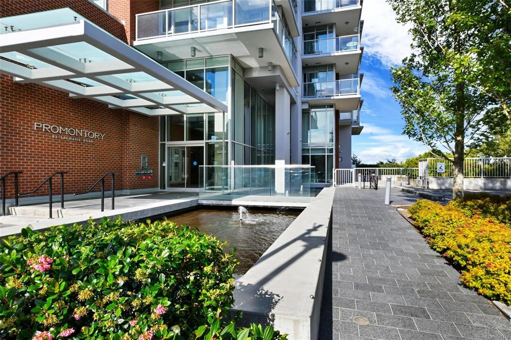 Fifth View of 83 Saghalie Rd, Victoria, BC, V9A 0E7