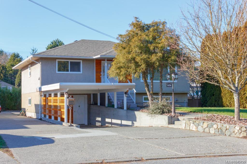 Second View of 1656 Stanhope Pl, Saanich, BC, V8P 1Y1