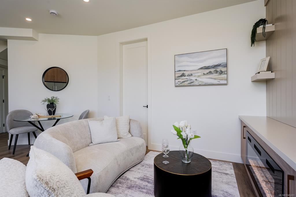 Fifth View of 4068 Tuxedo Dr, Saanich, BC, V8X 2L3