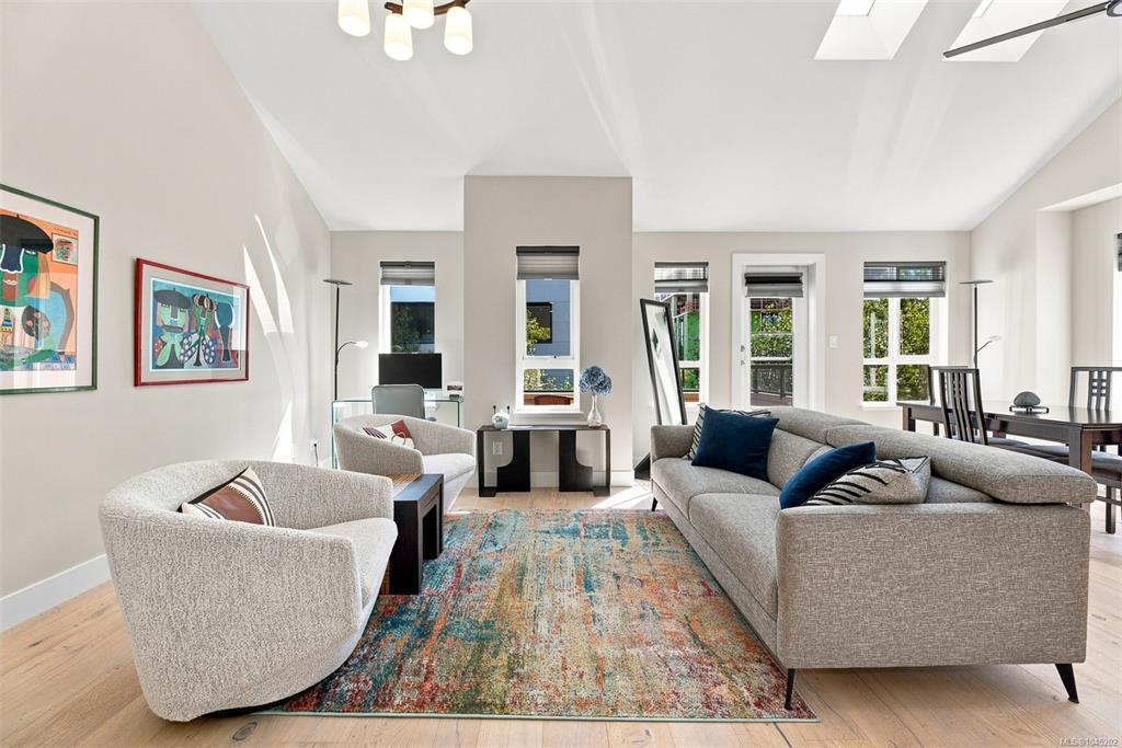 Fourth View of 1015 Johnson St, Victoria, BC, V8V 3N6