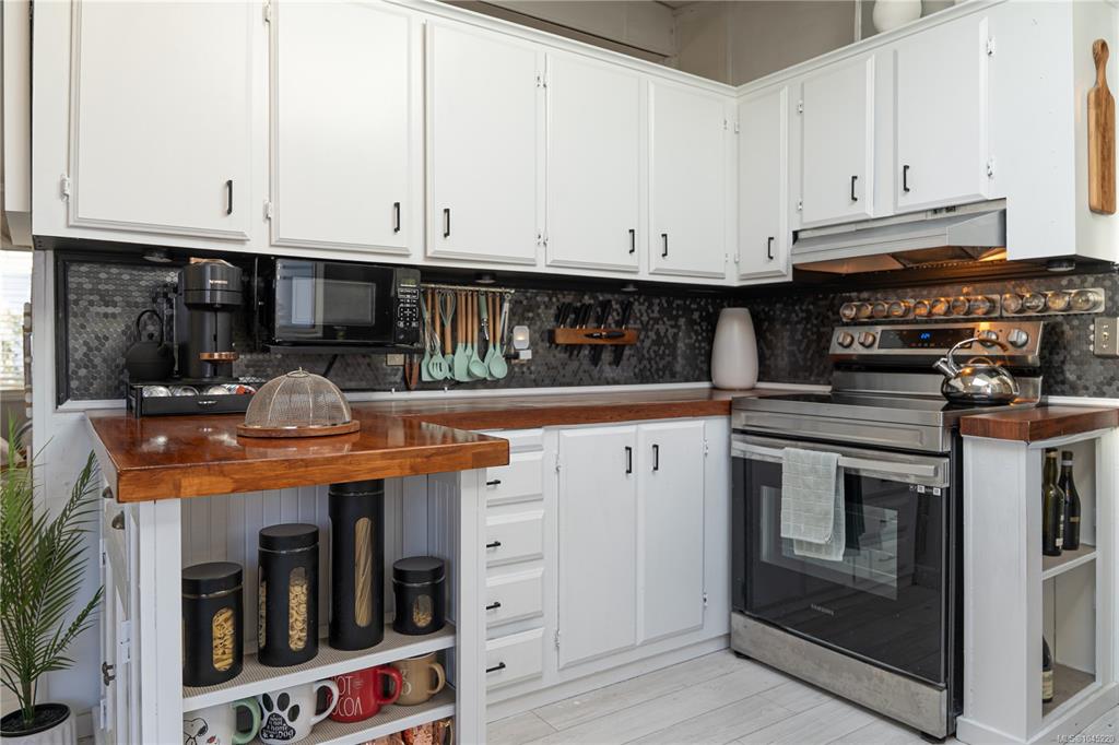 Fifth View of 7701 Central Saanich Rd, Central Saanich, BC, V8M 1X3