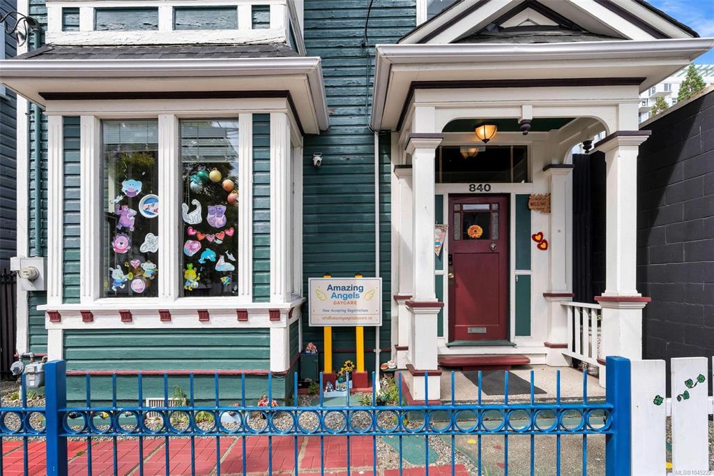 Third View of 840 Cormorant St, Victoria, BC, V8W 1R1