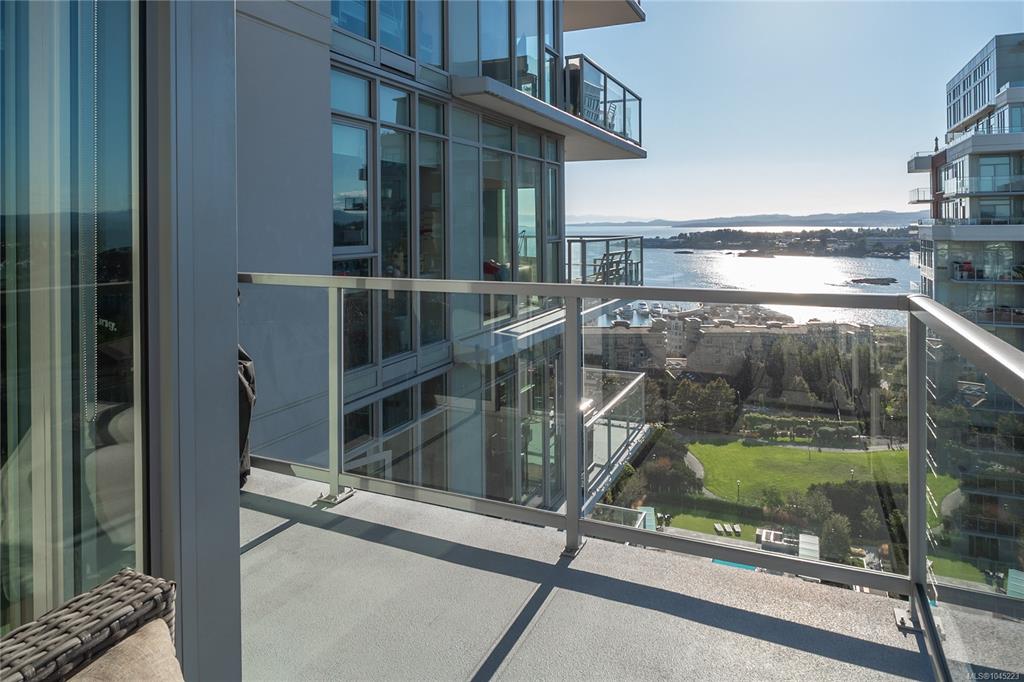 Fifth View of 83 Saghalie Rd, Victoria, BC, V9A 0E7