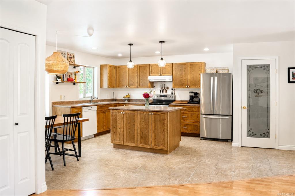 Fifth View of 9351 Central Lake Rd, Port Alberni, BC, V9Y 8Z1