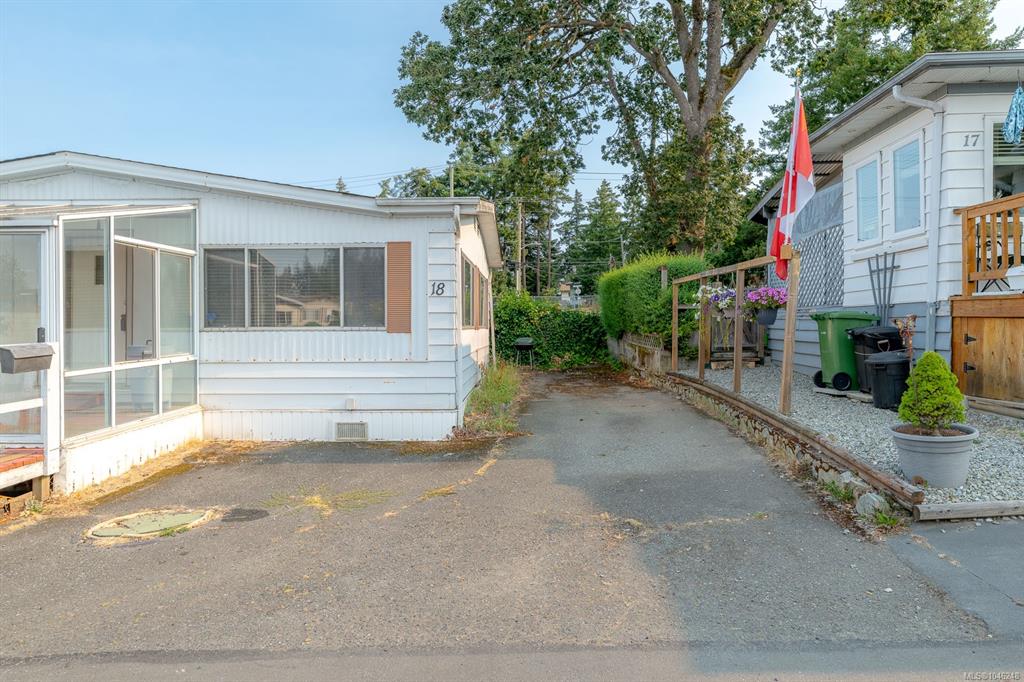 Fifth View of 158 Cooper Rd, View Royal, BC, V9A 7B3