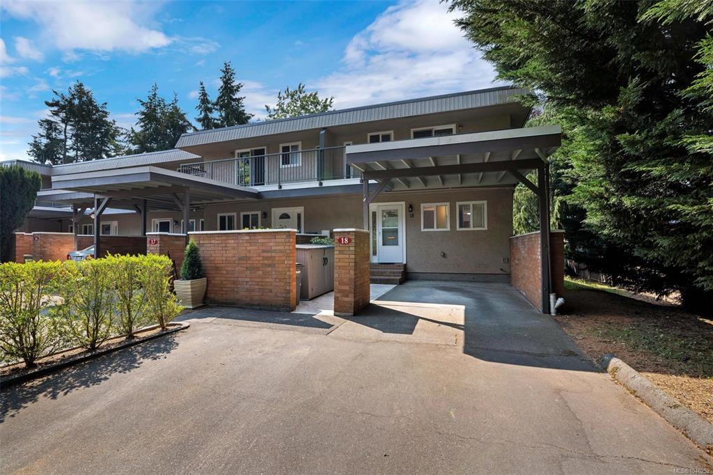 Third View of 1701 Mckenzie Ave, Saanich, BC, V8N 1A6