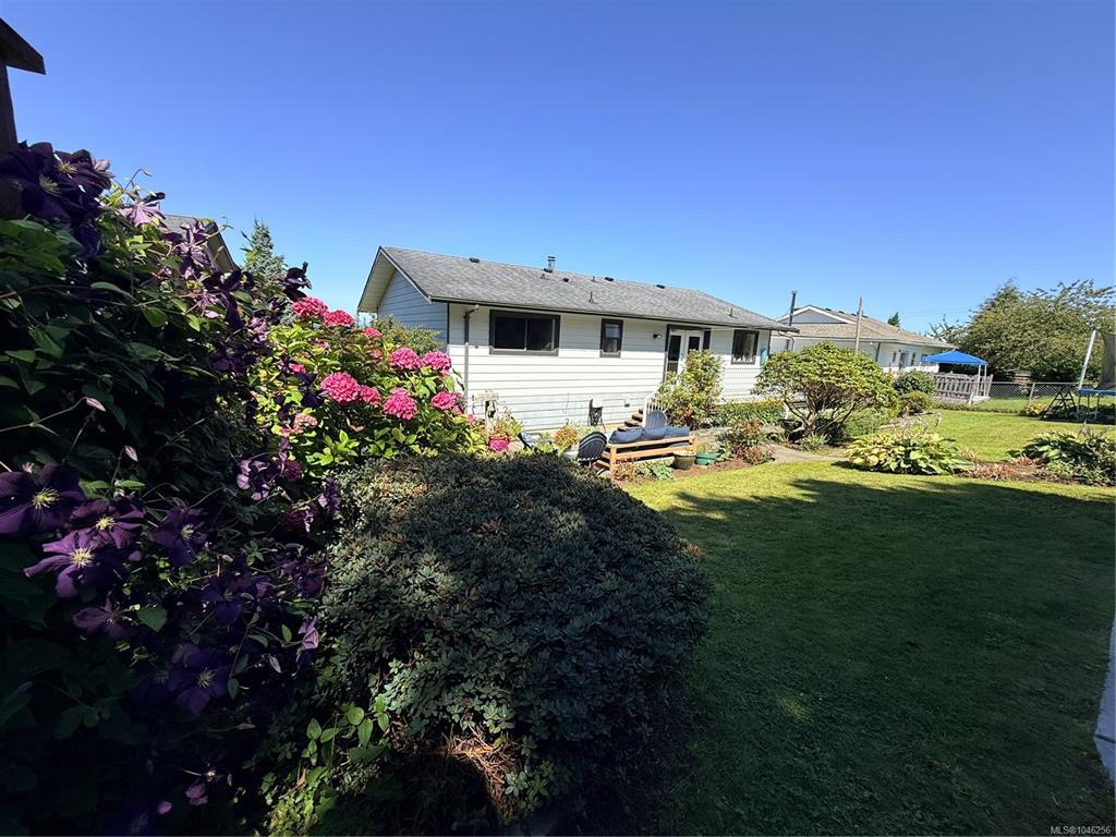 Fifth View of 2273 Chelohsin Cres, Port McNeill, BC, V0N 2R0