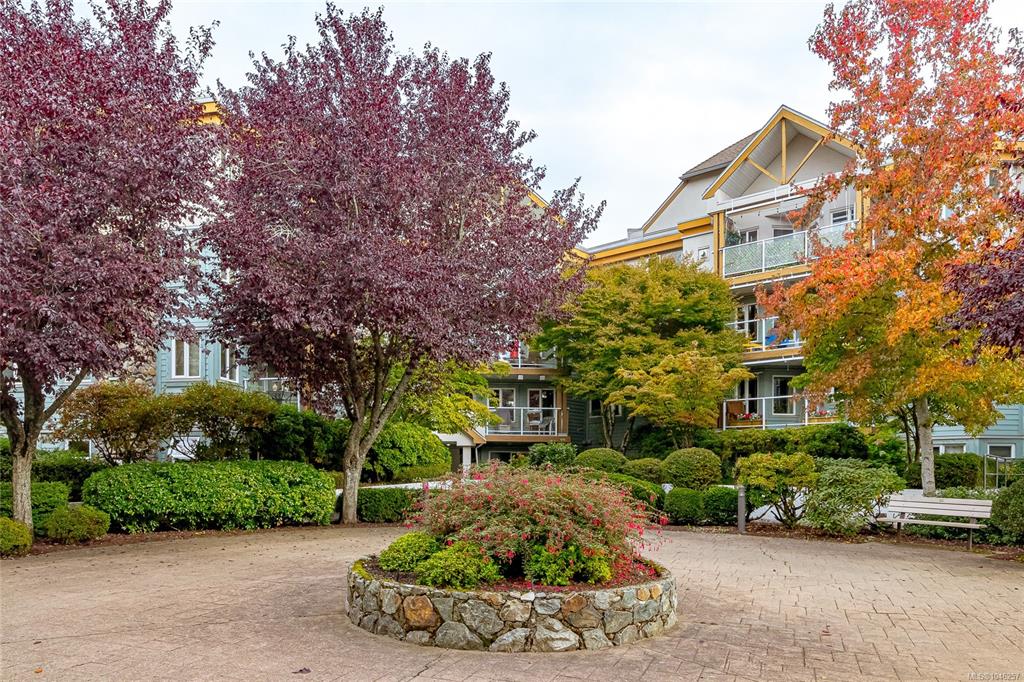 Third View of 490 Marsett Pl, Saanich, BC, V8Z 7J1