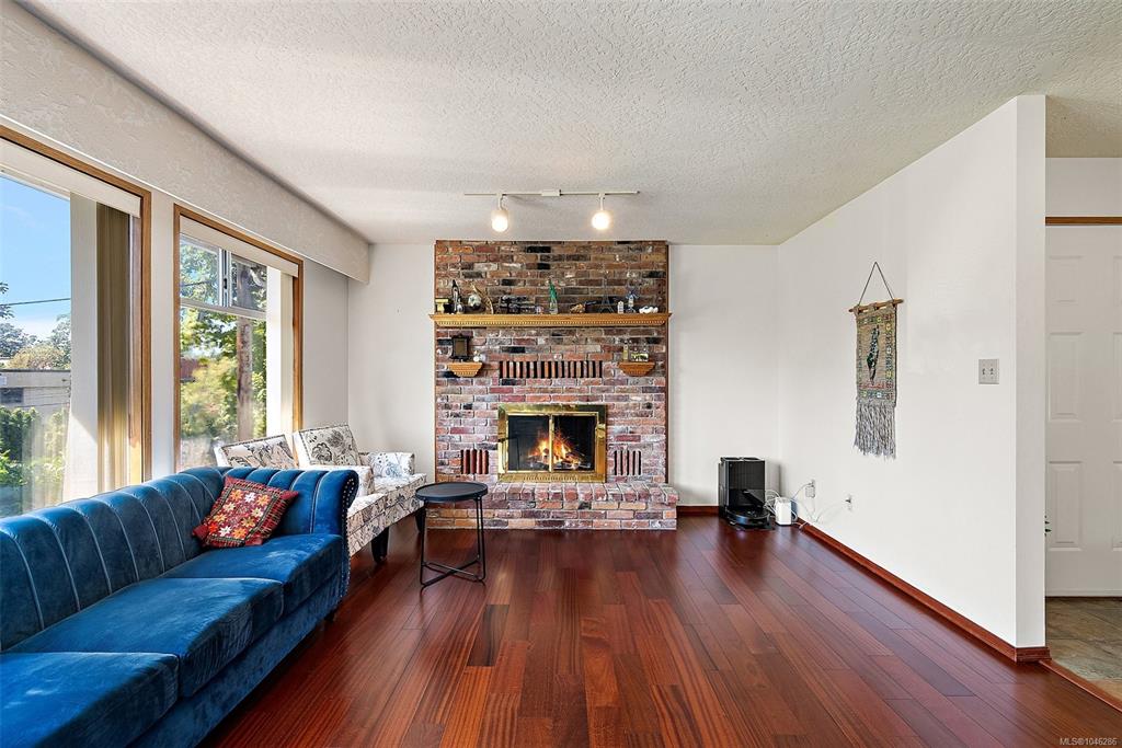 Fourth View of 3301 Argyle Pl, Saanich, BC, V8P 5R8