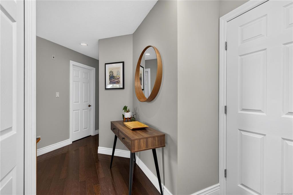 Fifth View of 3724 Harriet Rd, Saanich, BC, V8Z 3T2