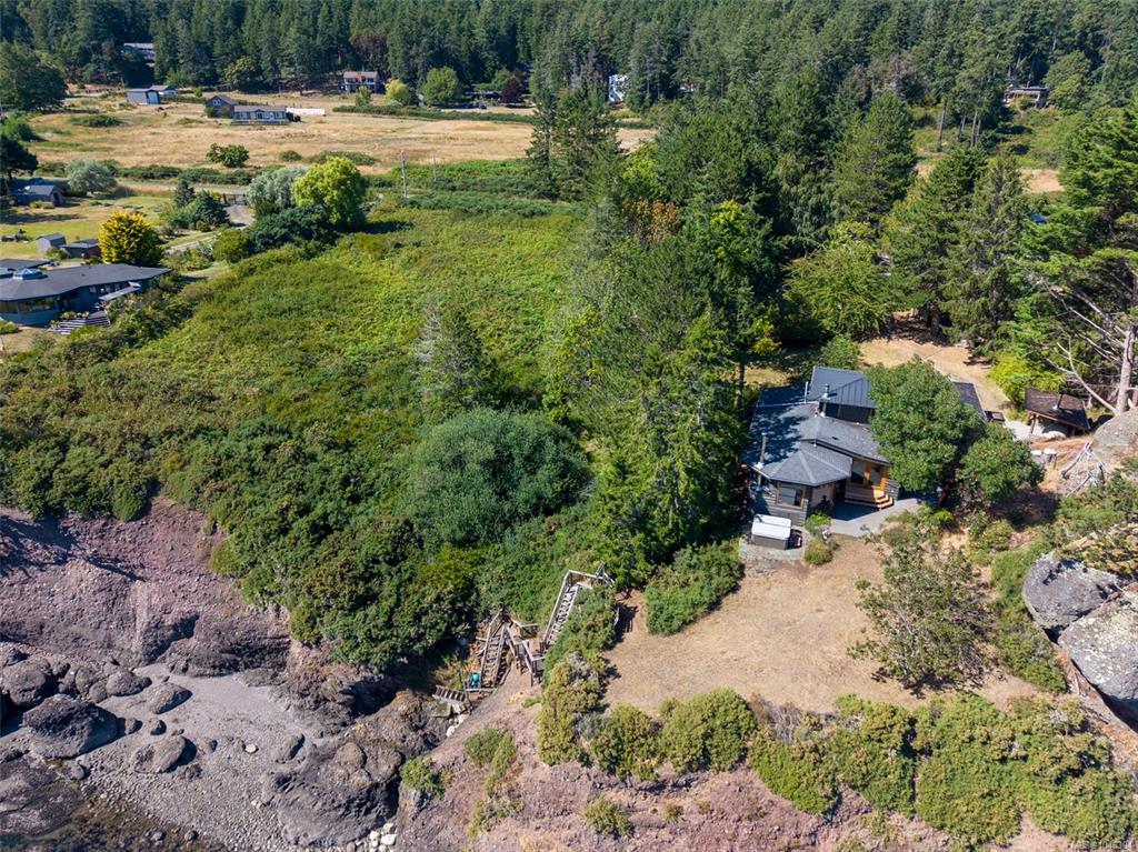 Third View of 9919 Southlands Dr, Pender Island, BC, V0N 2M3