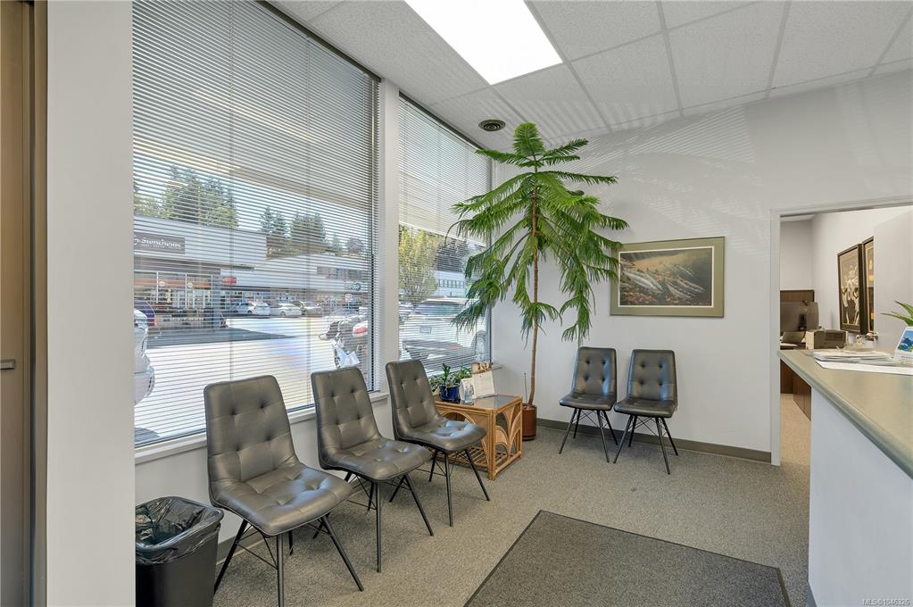 Fifth View of 590 11 Th Ave, Campbell River, BC, V9W 4G4