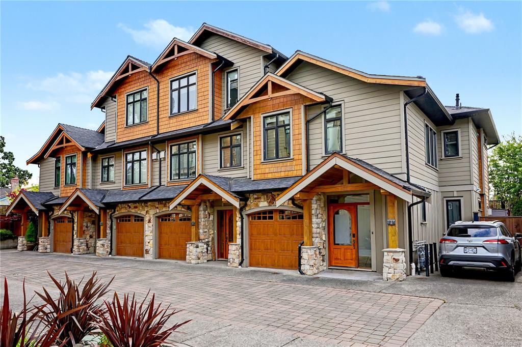 Third View of 2622 Shelbourne St, Greystoke Seven, Victoria, BC, V8R 4L9