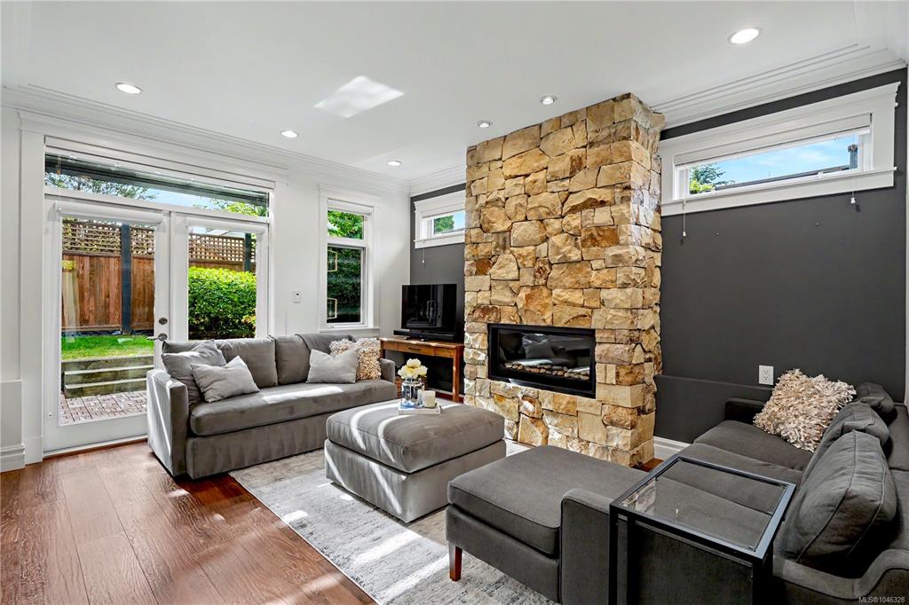 Fourth View of 2622 Shelbourne St, Greystoke Seven, Victoria, BC, V8R 4L9
