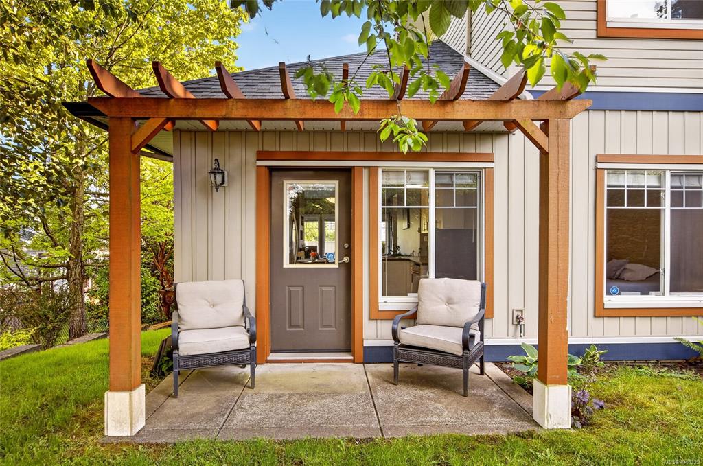 Third View of 930 Braidwood Rd, Sunridge, Courtenay, BC, V9N 3R9