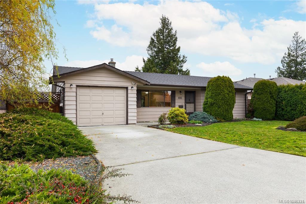 Second View of 693 Wedgewood Cres, Parksville, BC, V9P 1B6