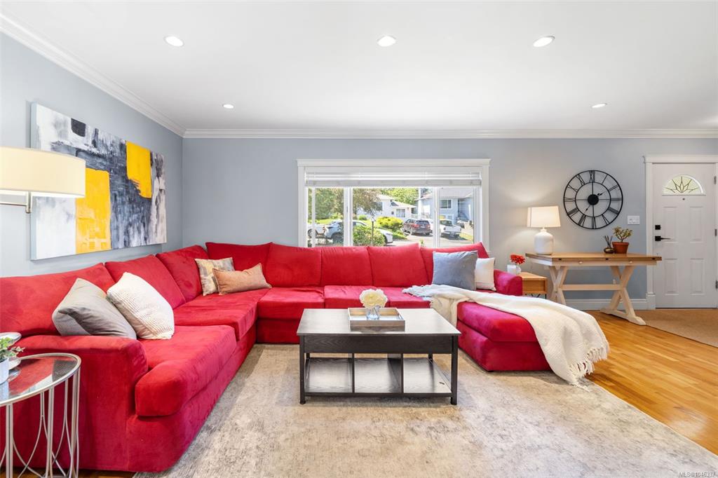 Fifth View of 4147 Hawkes Ave, Saanich, BC, V8Z 3Y9