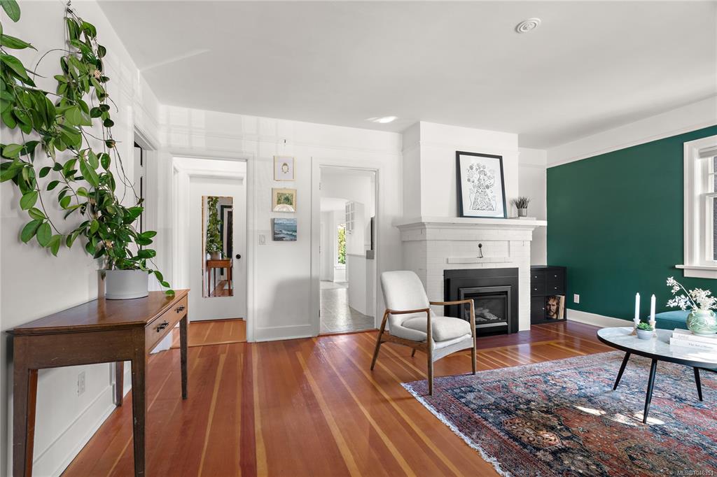 Fourth View of 237 Wildwood Ave, Victoria, BC, V8S 3W2