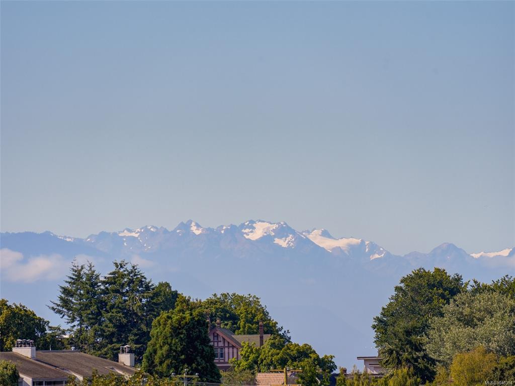 Third View of 620 Toronto St, Victoria, BC, V8V 1P7