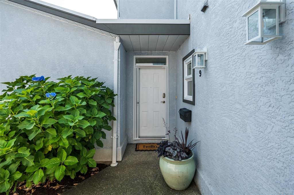 Fourth View of 2115 Amelia Ave, Sidney, BC, V8L 3Z8