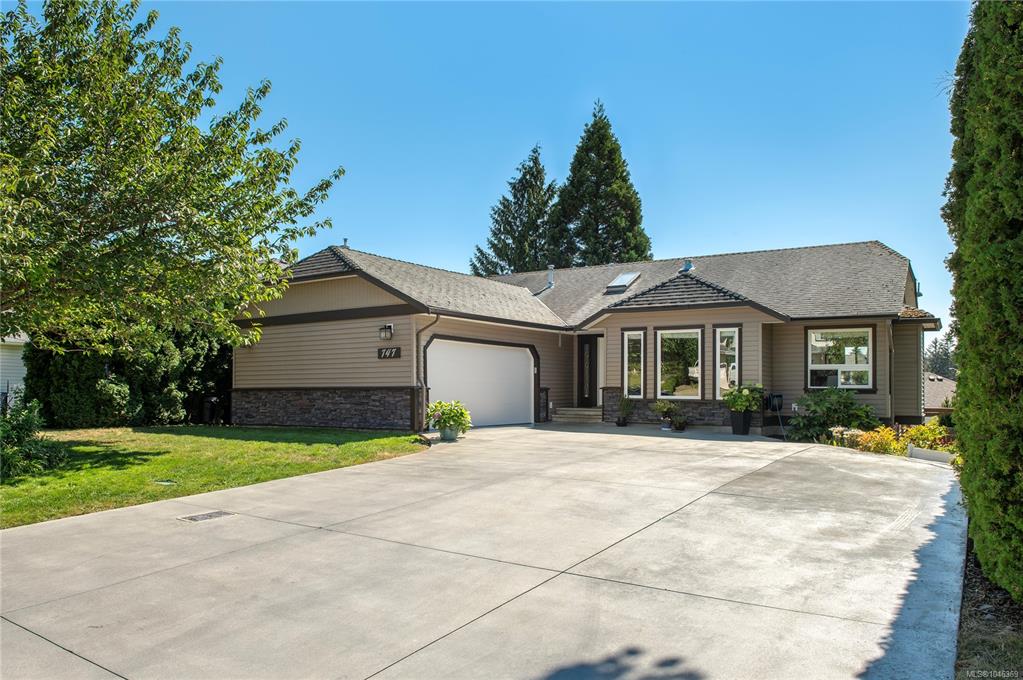 Second View of 747 Steenbuck Dr, Campbell River, BC, V9W 7J9