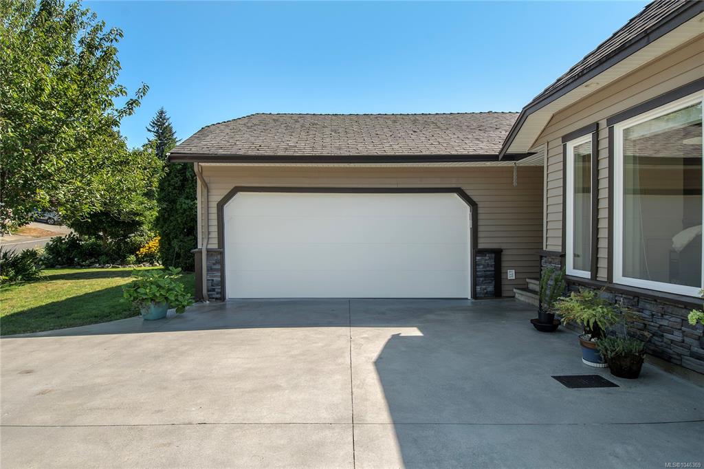 Third View of 747 Steenbuck Dr, Campbell River, BC, V9W 7J9