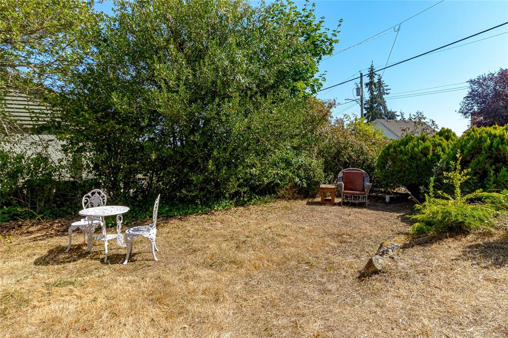 Fifth View of 508 Davida Ave, Saanich, BC, V9A 2C7