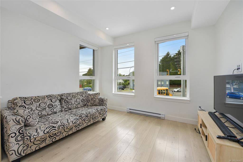 Fourth View of 1301 Hillside Ave, Sparrow, Victoria, BC, V8T 2B3