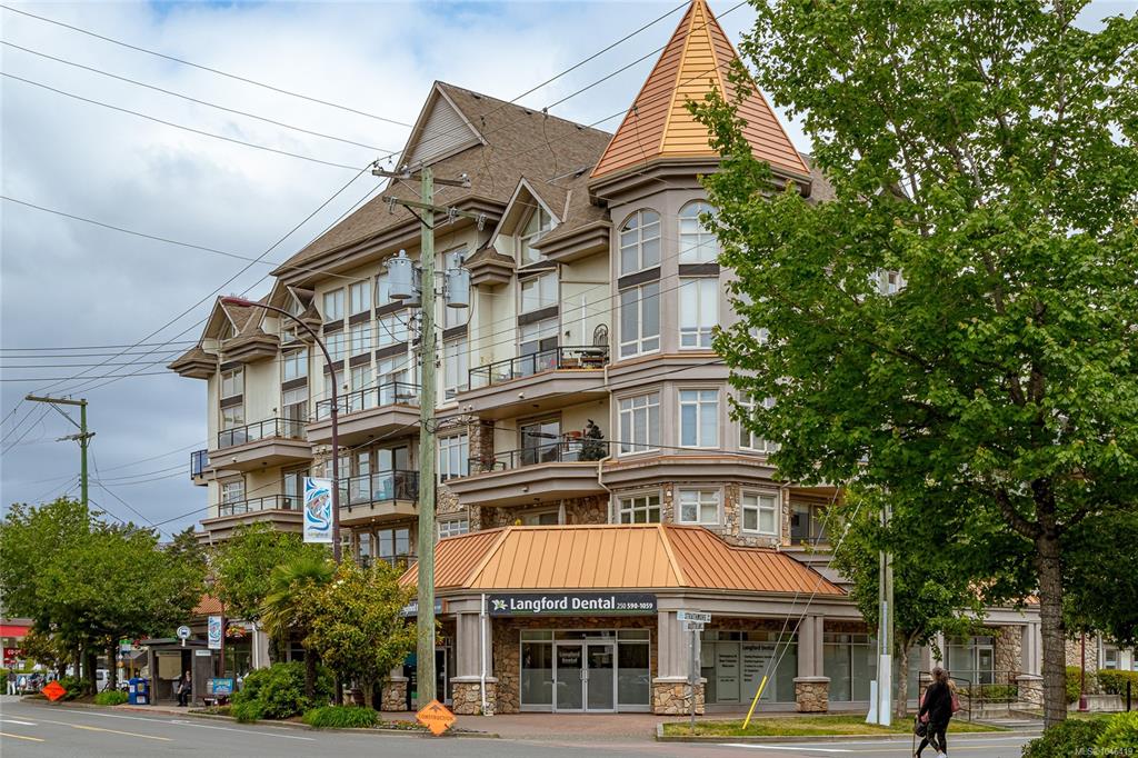 866 Goldstream Ave, 1046419, BC,