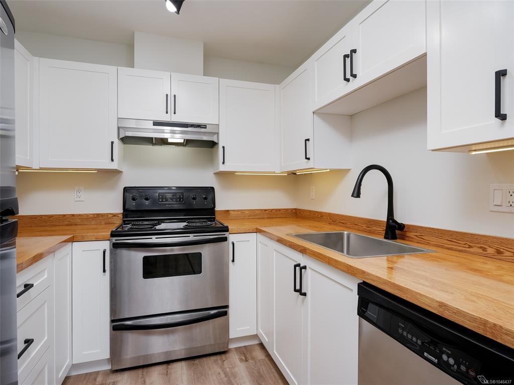Third View of 689 Bay St, Victoria, BC, V8T 5H9