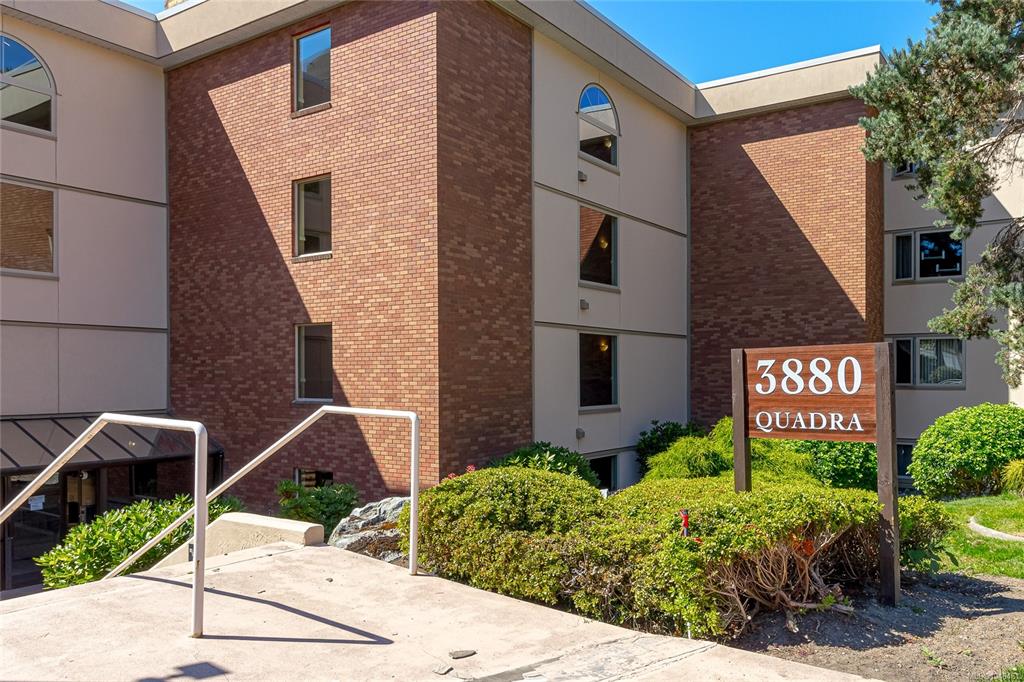 3880 Quadra St, 1046461, BC,