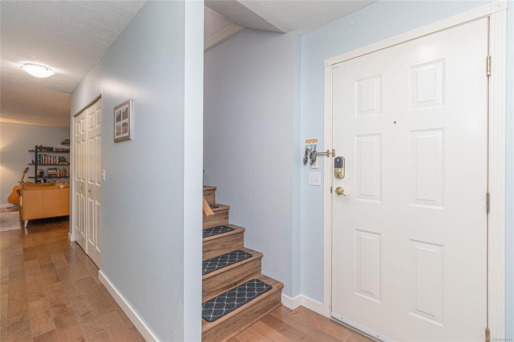 Fourth View of 3880 Quadra St, Saanich, BC, V8X 1H8