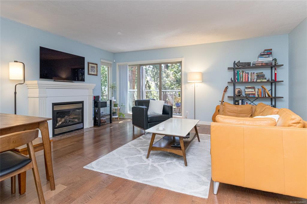 Fifth View of 3880 Quadra St, Saanich, BC, V8X 1H8