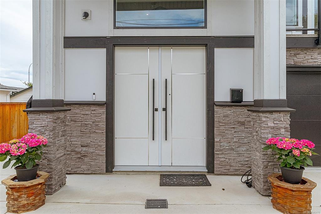 Third View of 83 Crease Ave, Saanich, BC, V8Z 1S6
