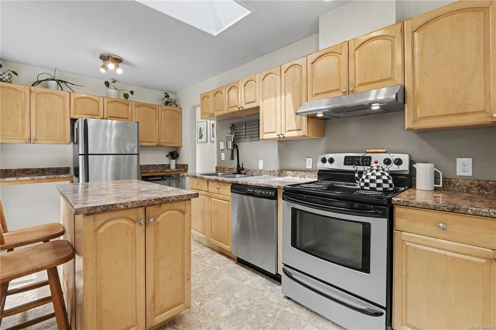 Fifth View of 1712 Robin Hill Dr, Shawnigan Lake, BC, V0R 2W0
