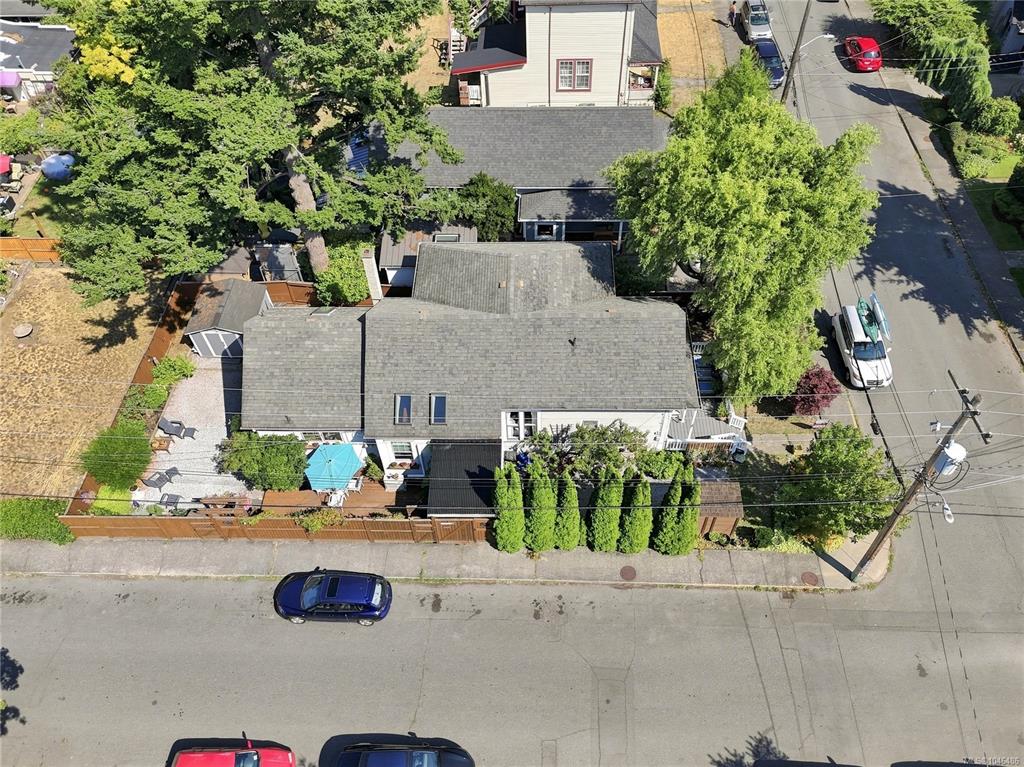 Third View of 1272 Centre Rd, Victoria, BC, V8T 1K3