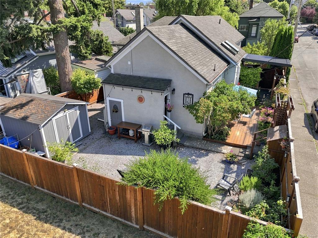 Fourth View of 1272 Centre Rd, Victoria, BC, V8T 1K3