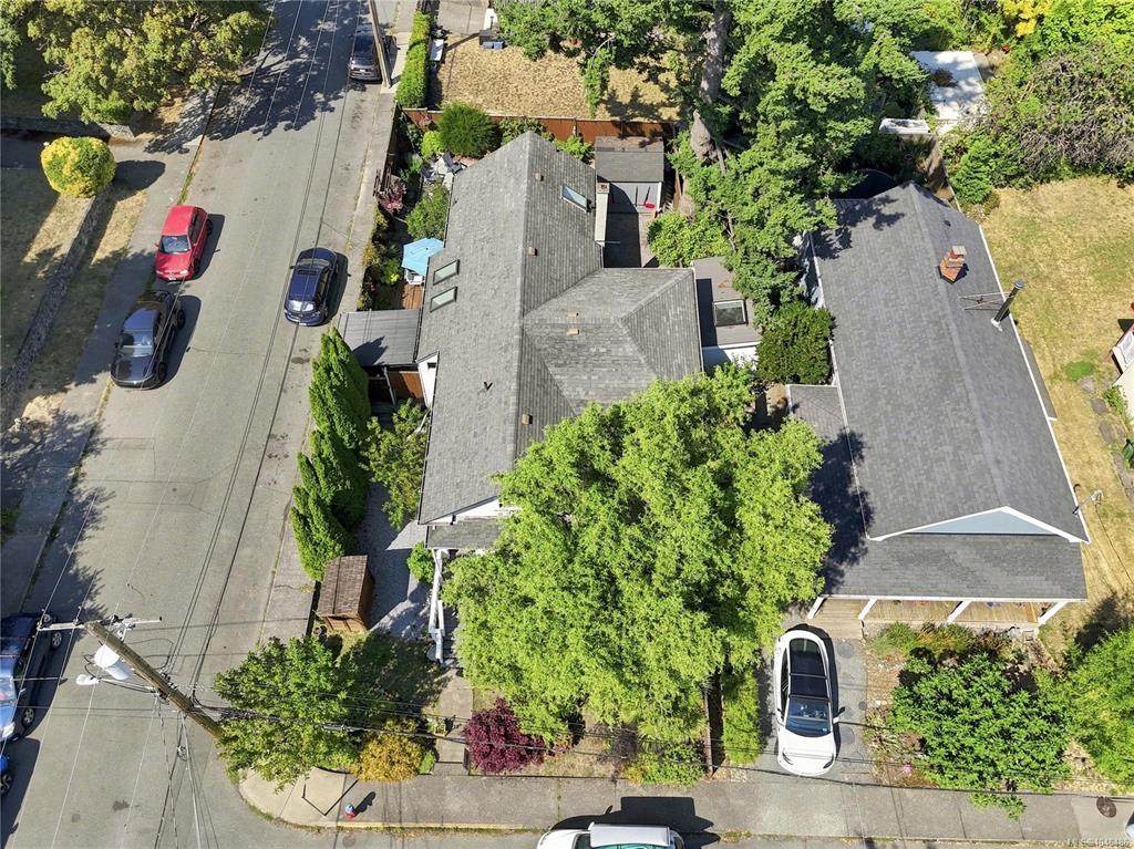 Fifth View of 1272 Centre Rd, Victoria, BC, V8T 1K3