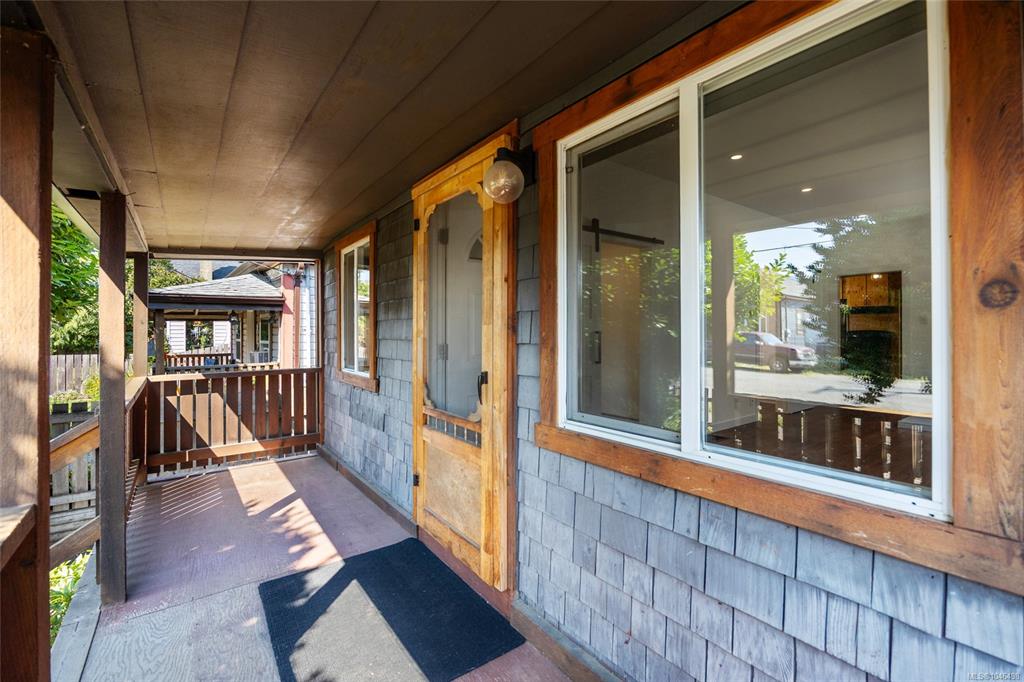 Fourth View of 2724 Penrith Ave, Cumberland, BC, V0R 1S0